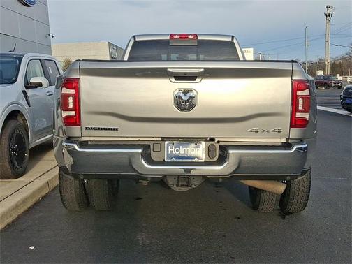 2022 RAM 3500 Big Horn Crew Cab 4x4 8' Box