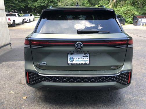 2025 Volkswagen Tiguan 2.0T SE R-Line Black 4MOTION