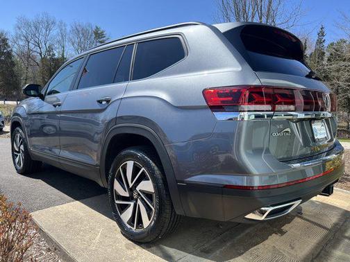 2025 Volkswagen Atlas 2.0T SE w/Technology 4MOTION