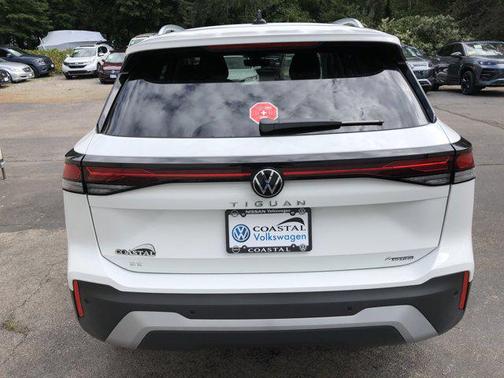 2025 Volkswagen Tiguan 2.0T SE 4MOTION
