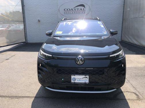 2025 Volkswagen Tiguan 2.0T SEL R-Line 4MOTION