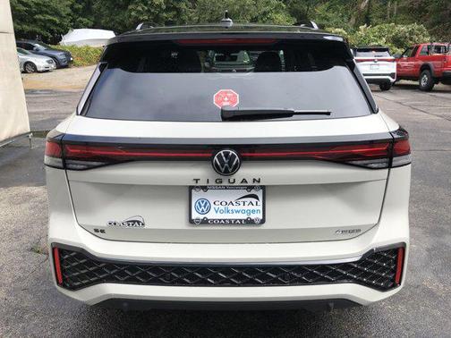 2025 Volkswagen Tiguan 2.0T SE R-Line Black 4MOTION