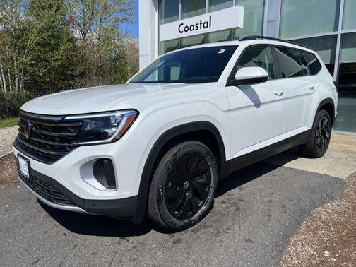 Opal White Pearl 2026 Volkswagen Atlas 2.0T SE w/Technology 4MOTION