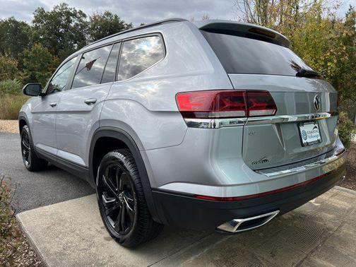 2022 Volkswagen Atlas 2.0T SE w/Technology 4MOTION