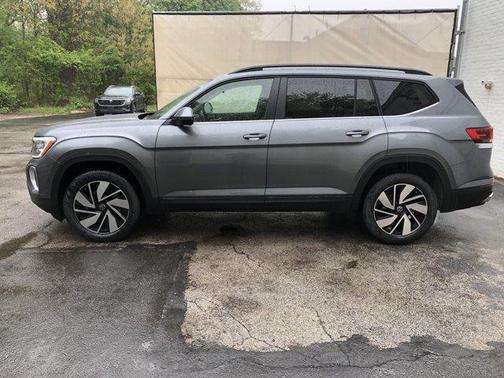 2025 Volkswagen Atlas 2.0T SE w/Technology 4MOTION