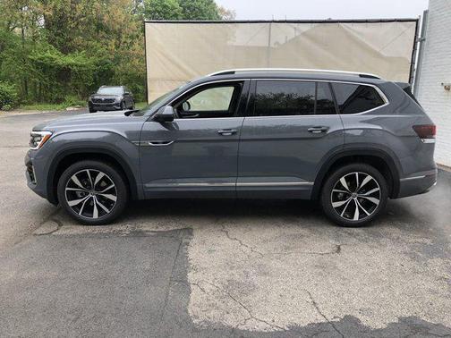 2025 Volkswagen Atlas 2.0T SEL Premium R-Line 4MOTION