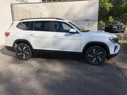 2025 Volkswagen Atlas 2.0T SE w/Technology 4MOTION