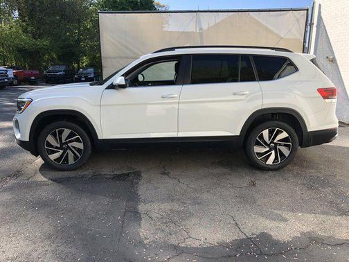 2025 Volkswagen Atlas 2.0T SE w/Technology 4MOTION
