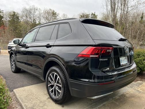 Deep Black Pearl 2021 Volkswagen Tiguan 2.0T S 4MOTION