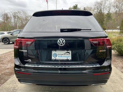 Deep Black Pearl 2021 Volkswagen Tiguan 2.0T S 4MOTION