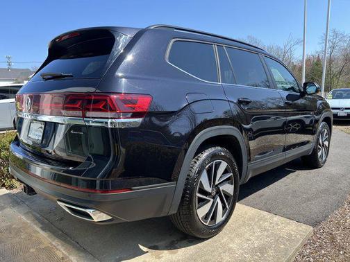 2025 Volkswagen Atlas 2.0T SE w/Technology 4MOTION