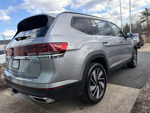 2024 Volkswagen Atlas 2.0T SE w/Technology 4MOTION
