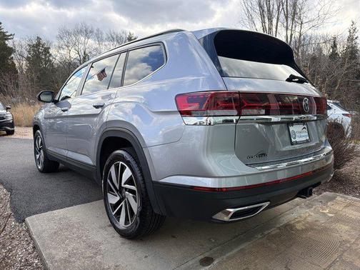 2024 Volkswagen Atlas 2.0T SE w/Technology 4MOTION