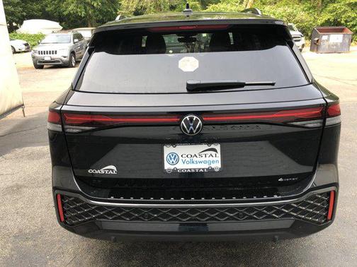 2025 Volkswagen Tiguan 2.0T SE R-Line Black 4MOTION