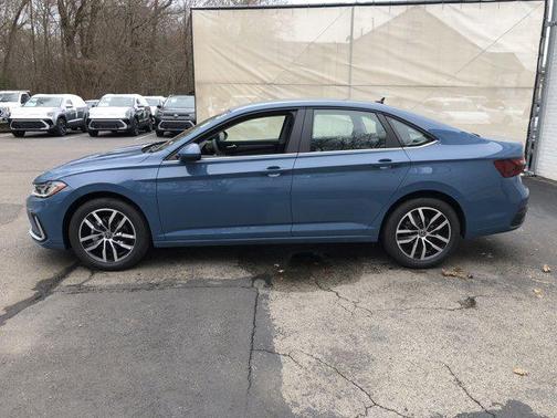 2025 Volkswagen Jetta 1.5T SE