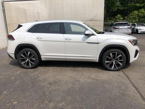 2025 Volkswagen Atlas Cross Sport 2.0T SEL Premium