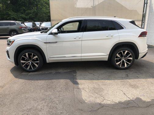 2025 Volkswagen Atlas Cross Sport 2.0T SEL Premium