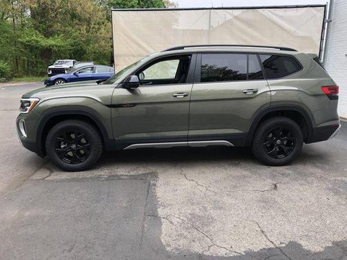 2025 Volkswagen Atlas 2.0T Peak Edition