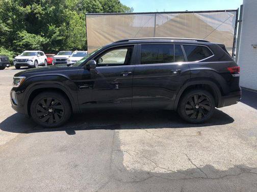 2025 Volkswagen Atlas 2.0T SE w/Technology 4MOTION