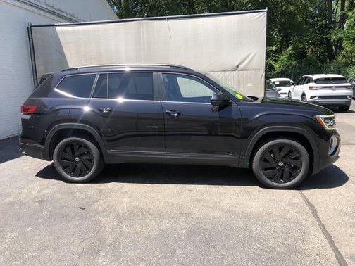 2025 Volkswagen Atlas 2.0T SE w/Technology 4MOTION