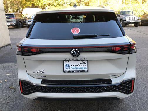 2026 Volkswagen Tiguan 2.0T SEL R-Line 4MOTION