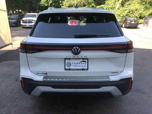 2025 Volkswagen Tiguan 2.0T SE 4MOTION