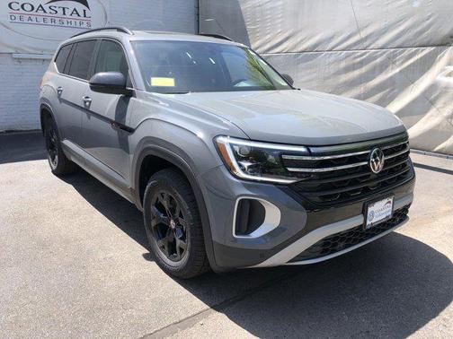 2025 Volkswagen Atlas 2.0T Peak Edition