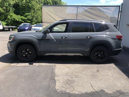 2025 Volkswagen Atlas 2.0T Peak Edition