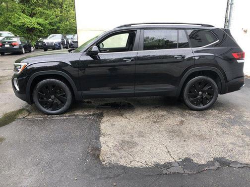 2025 Volkswagen Atlas 2.0T SE w/Technology 4MOTION