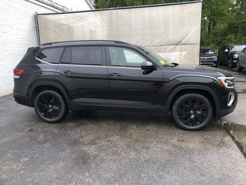 2025 Volkswagen Atlas 2.0T SE w/Technology 4MOTION
