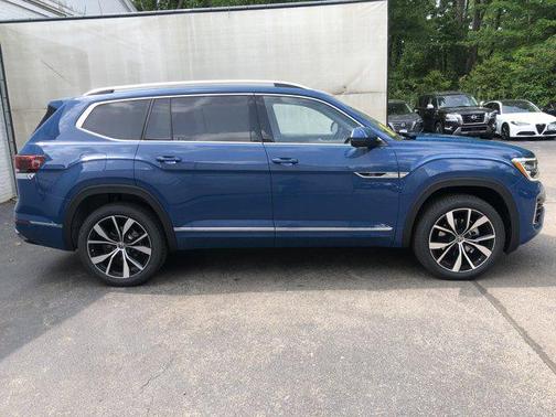 2025 Volkswagen Atlas 2.0T SEL Premium R-Line 4MOTION
