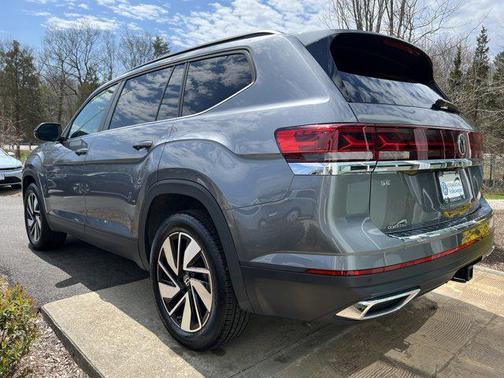 2025 Volkswagen Atlas 2.0T SE w/Technology 4MOTION