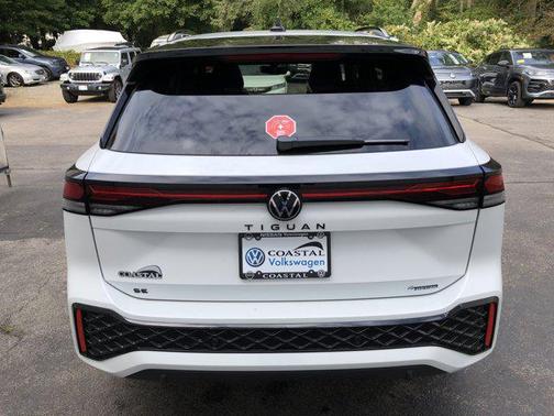 2025 Volkswagen Tiguan 2.0T SE R-Line Black 4MOTION