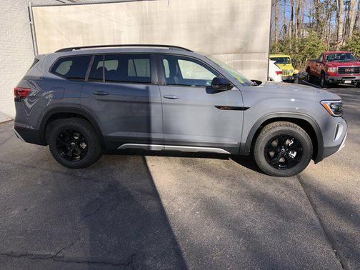 2025 Volkswagen Atlas 2.0T Peak Edition
