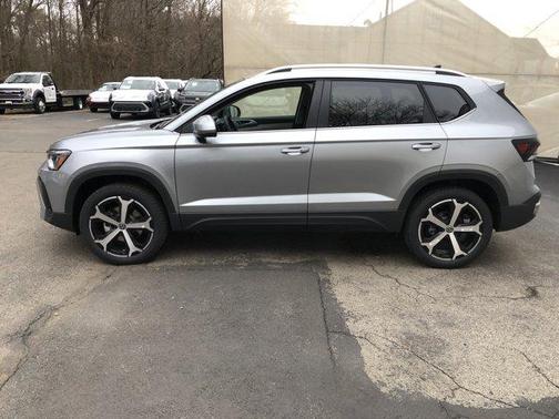 2025 Volkswagen Taos 1.5T SEL