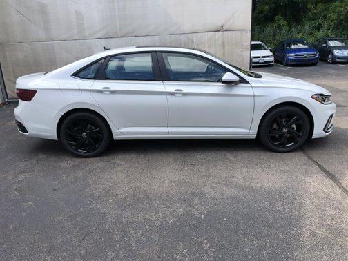 2025 Volkswagen Jetta 1.5T SE