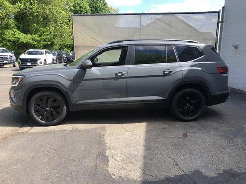 2025 Volkswagen Atlas 2.0T SE w/Technology 4MOTION