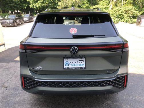 2025 Volkswagen Tiguan 2.0T SE R-Line Black 4MOTION