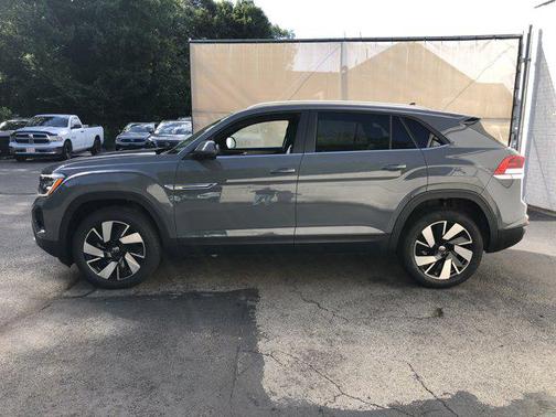 2025 Volkswagen Atlas Cross Sport 2.0T SE w/Technology 4MOTION