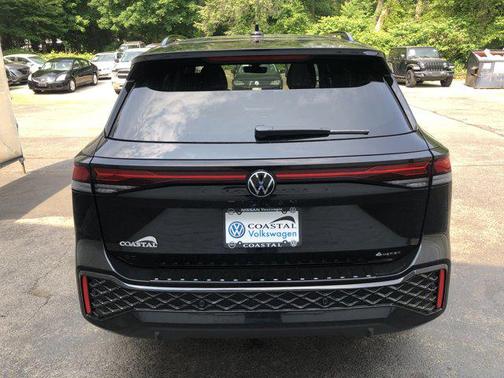 2025 Volkswagen Tiguan 2.0T SE R-Line Black 4MOTION