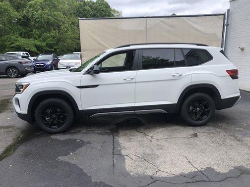 2025 Volkswagen Atlas 2.0T Peak Edition