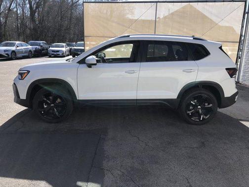 2025 Volkswagen Taos 1.5T SEL