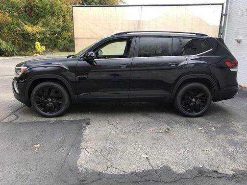 2026 Volkswagen Atlas 2.0T SE w/Technology 4MOTION