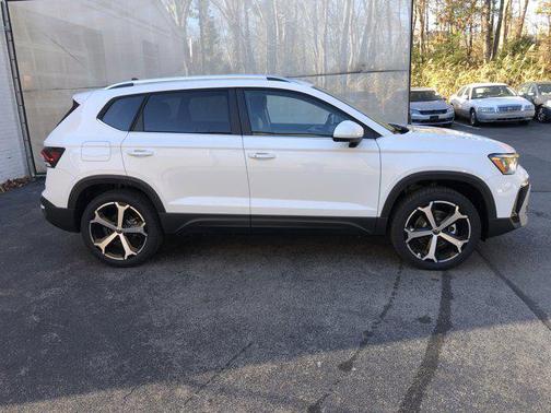 2026 Volkswagen Taos SEL