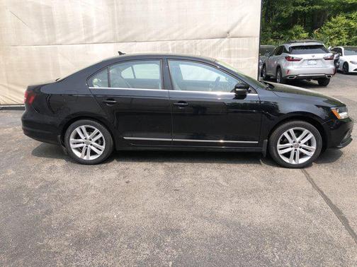 2017 Volkswagen Jetta 1.8T SEL