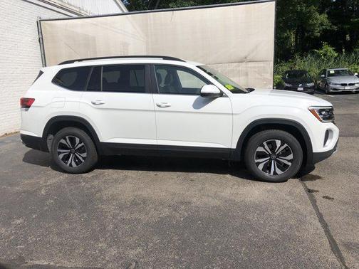 2025 Volkswagen Atlas 2.0T SE