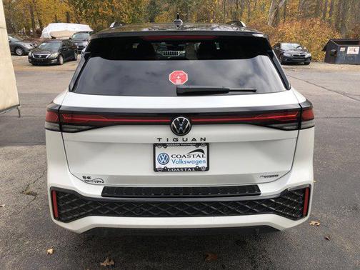 2026 Volkswagen Tiguan 2.0T SE R-Line Black 4MOTION