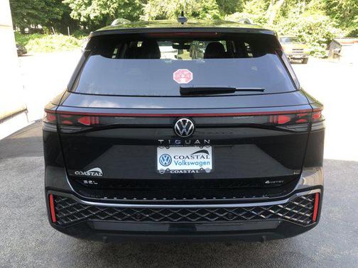 2025 Volkswagen Tiguan 2.0T SEL R-Line 4MOTION