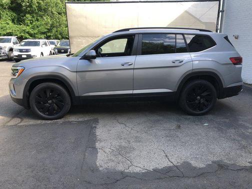 2025 Volkswagen Atlas 2.0T SE w/Technology 4MOTION