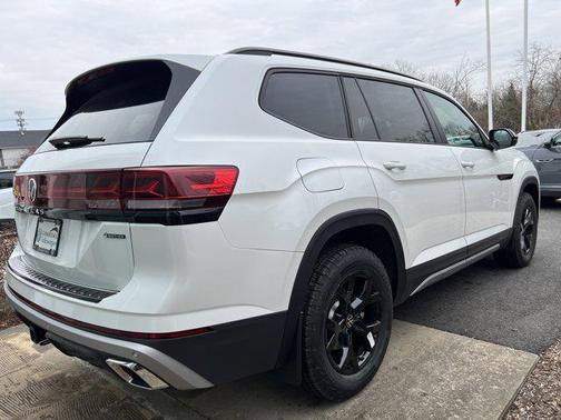 2026 Volkswagen Atlas Peak Edition